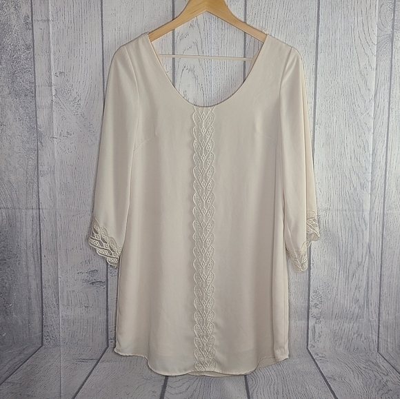 ASTR Lace Trim Shift Dress Size XS - Picture 1 of 8